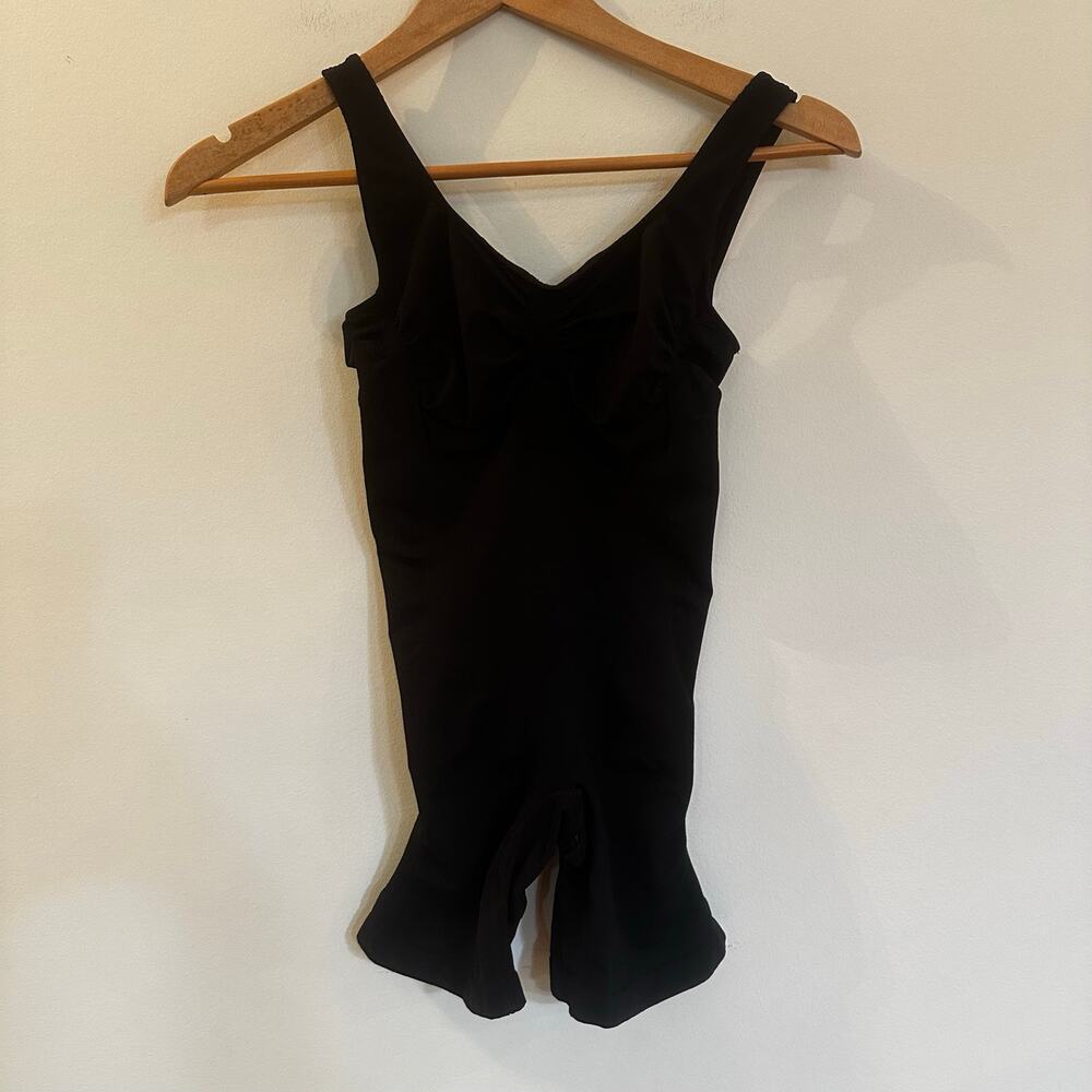 Black Yitty Shaper sz XL XXL
